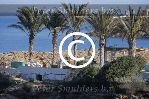 Ibiza 7 juni 2015
De laatste loodjes bij de verbouwing van het huis/villa van Yolanthe Sneijder Cabau en Wesley Sneijder op ibiza