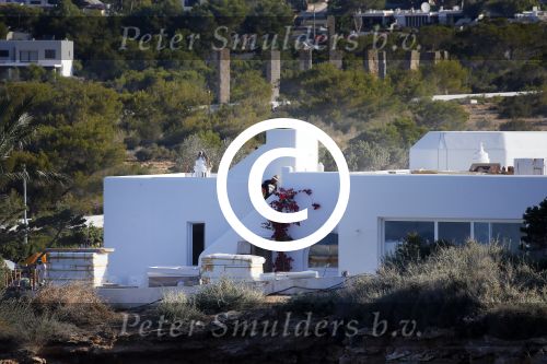 Ibiza 7 juni 2015
De laatste loodjes bij de verbouwing van het huis/villa van Yolanthe Sneijder Cabau en Wesley Sneijder op ibiza