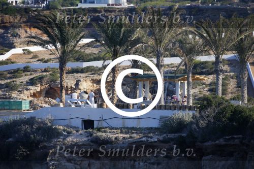 Ibiza 7 juni 2015
De laatste loodjes bij de verbouwing van het huis/villa van Yolanthe Sneijder Cabau en Wesley Sneijder op ibiza
