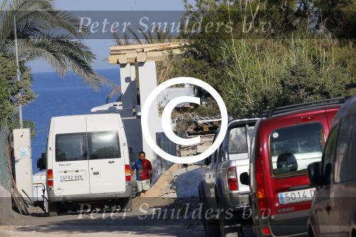 Ibiza 7 juni 2015
De laatste loodjes bij de verbouwing van het huis/villa van Yolanthe Sneijder Cabau en Wesley Sneijder op ibiza