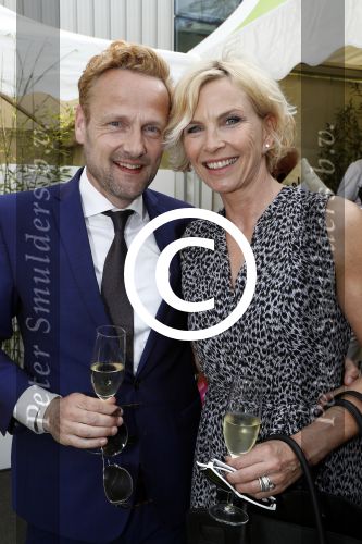 Amsterdam 4 juni 2016
Amsterdam Dam diner in de HMH tbv het aidsfonds.
Anita Witzier met man