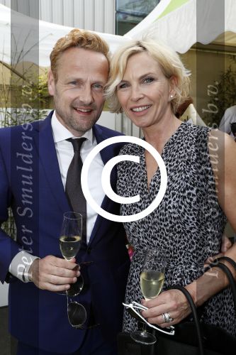 Amsterdam 4 juni 2016
Amsterdam Dam diner in de HMH tbv het aidsfonds.
Anita Witzier met man