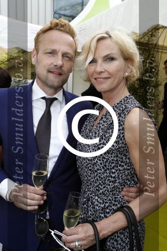 Amsterdam 4 juni 2016
Amsterdam Dam diner in de HMH tbv het aidsfonds.
Anita Witzier met man