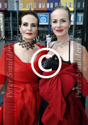 Amsterdam 4 juni 2016
Amsterdam Dam diner in de HMH tbv het aidsfonds. Ans Markus met dochter Siegried