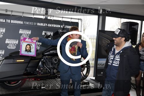 Amsterdam 22 maart 2013
Presentatie Buddha to Buddha en Harley davidson motor. Dennis Rugenbregt en Batul Loomans
Peter Smulders bv