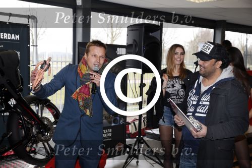 Amsterdam 22 maart 2013
Presentatie Buddha to Buddha en Harley davidson motor. Dennis Rugenbregt en Batul Loomans
Peter Smulders bv