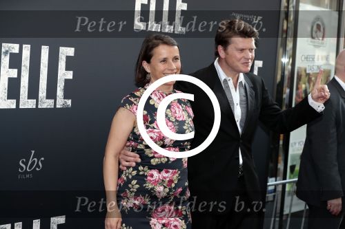 Amsterdam 31 mei 2016
Premiere nieuwste film van Paul Verhoeven Elle in Tuschinski.
Beau v Erven Dorens met zijn vrouw