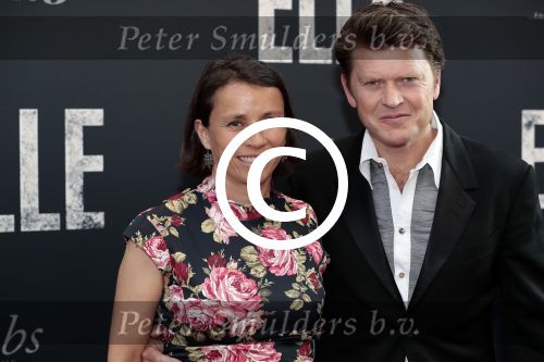 Amsterdam 31 mei 2016
Premiere nieuwste film van Paul Verhoeven Elle in Tuschinski.
Beau v Erven Dorens met zijn vrouw