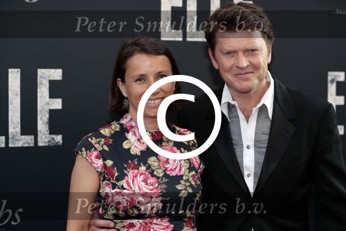 Amsterdam 31 mei 2016
Premiere nieuwste film van Paul Verhoeven Elle in Tuschinski.
Beau v Verven Dorens met zijn vrouw Selly