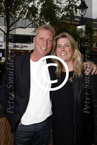 Hilversum 25 mei 2016
Feest Imca Marina vanwege 60 jarig artiesten jubileum en haar 75e verjaardag in de kei. Dave Heijneman met vrouw