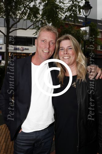 Hilversum 25 mei 2016
Feest Imca Marina vanwege 60 jarig artiesten jubileum en haar 75e verjaardag in de kei. Dave Heijneman met vrouw