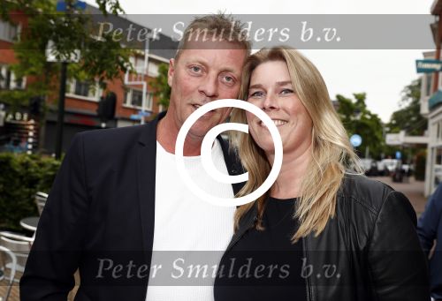 Hilversum 25 mei 2016
Feest Imca Marina vanwege 60 jarig artiesten jubileum en haar 75e verjaardag in de kei. Dave Heijneman met vrouw