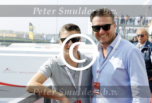 Zandvoort 4 juni 2016
Jumbo familie racedagen op Zandvoort met oa Max Verstappen en zijn Red Bull race auto. David en Guy Bijlsma