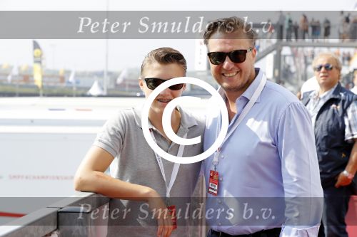 Zandvoort 4 juni 2016
Jumbo familie racedagen op Zandvoort met oa Max Verstappen en zijn Red Bull race auto. David en Guy Bijlsma