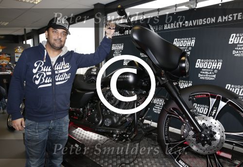 Amsterdam 22 maart 2013
Presentatie Buddha to Buddha en Harley davidson motor. Dennis Rugenbregt en Batul Loomans
Peter Smulders bv