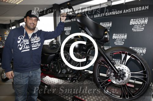 Amsterdam 22 maart 2013
Presentatie Buddha to Buddha en Harley davidson motor. Dennis Rugenbregt en Batul Loomans
Peter Smulders bv