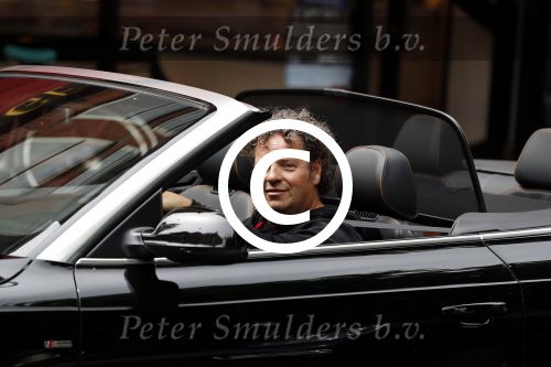 Amsterdam 20 mei 2016
Dirk Zeelenberg in zijn audi a5 cabrio die nu ook te huren is voor een huwelijk/trouwerij.