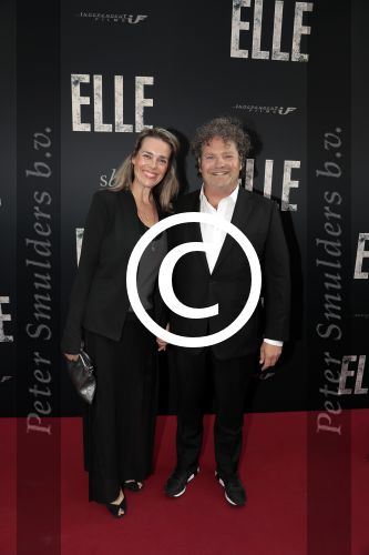 Amsterdam 31 mei 2016
Premiere nieuwste film van Paul Verhoeven Elle in Tuschinski.
Dirk Zeelenberg met zijn vrouw