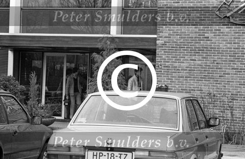 Weert, 20 Februari 1984
Doe Maar stopt en is op het kantoor van Johhny Hoes van Platenmaatschappij Telstar.
Op de foto drummer Ernst Jansz