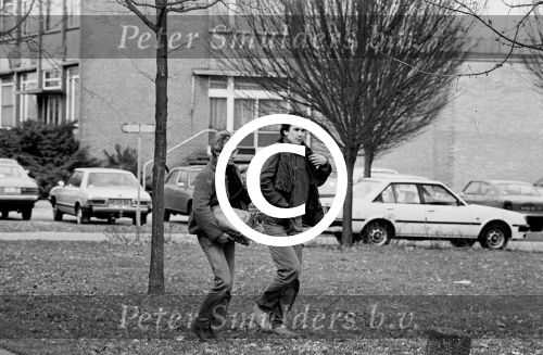 Weert, 20 Februari 1984
Doe Maar stopt en is op het kantoor van Johhny Hoes van Platenmaatschappij Telstar.
Op de foto drummer Jan Pijnenburg