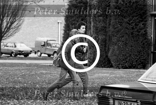 Weert, 20 Februari 1984
Doe Maar stopt en is op het kantoor van Johhny Hoes van Platenmaatschappij Telstar.
Op de foto drummer Jan Pijnenburg