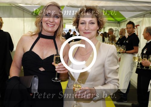 Amsterdam 4 juni 2016
Amsterdam Dam diner in de HMH tbv het aidsfonds. Dominqie v d Heyde met Annet de Jong