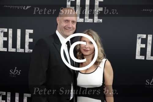 Amsterdam 31 mei 2016
Premiere nieuwste film van Paul Verhoeven Elle in Tuschinski.
Elle v Rijn met haar man