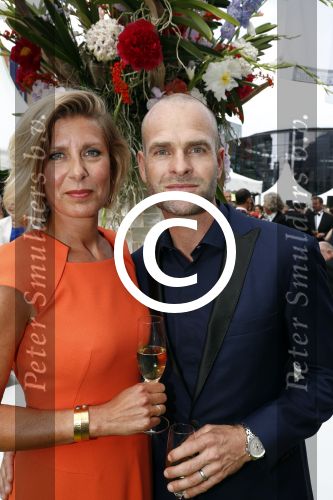 Amsterdam 4 juni 2016
Amsterdam Dam diner in de HMH tbv het aidsfonds.
Renate en Erben Wennemars met vrienden