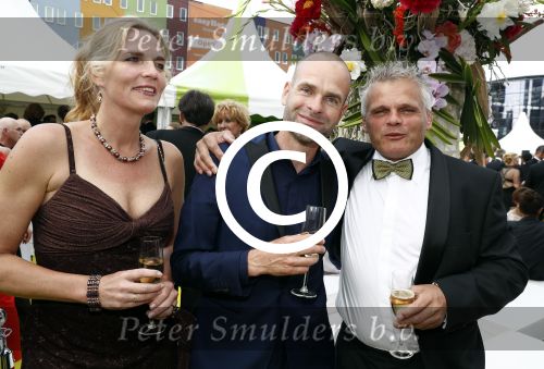 Amsterdam 4 juni 2016
Amsterdam Dam diner in de HMH tbv het aidsfonds.
Renate en Erben Wennemars met vrienden