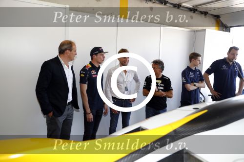 Zandvoort 4 juni 2016
Jumbo familie racedagen op Zandvoort met oa Max Verstappen en zijn Red Bull race auto. Frits v Eerd Prins Bernhard jr en Jan Lammers