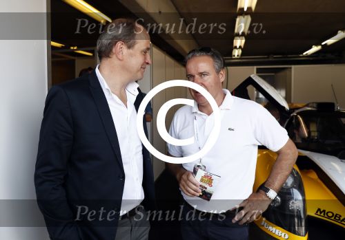 Zandvoort 4 juni 2016
Jumbo familie racedagen op Zandvoort met oa Max Verstappen en zijn Red Bull race auto. Frits van Eerd en Raymond Vermeulen