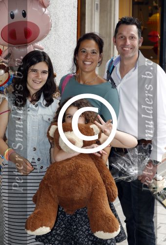 Amsterdam 29 mei 2016
Presentatie het grote knuffelboek van Nederland gemaakt door Gallyon v Vessem.
De presentatie was bij Scheltema. Broer Gallyon met gezin