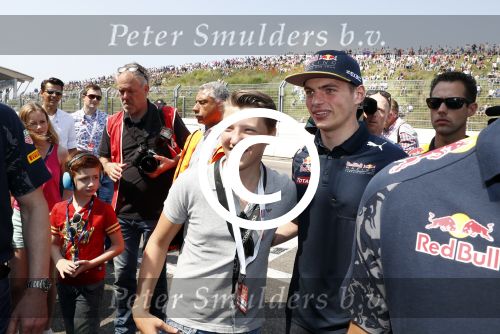 Zandvoort 4 juni 2016
Jumbo familie racedagen op Zandvoort met oa Max Verstappen en zijn Red Bull race auto. David en Guy Bijlsma