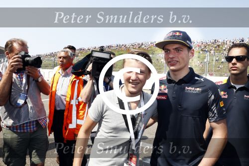Zandvoort 4 juni 2016
Jumbo familie racedagen op Zandvoort met oa Max Verstappen en zijn Red Bull race auto. David en Guy Bijlsma