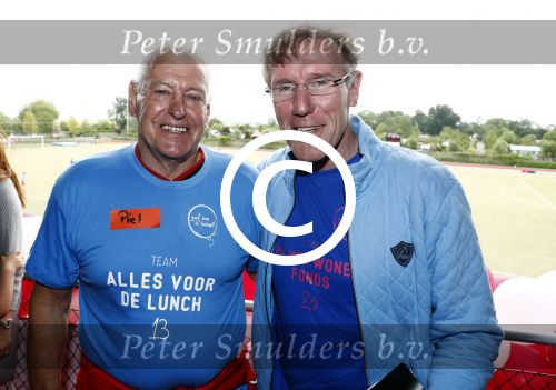 Amsterdam 21 mei 2016
Voetballen voor down in Amsterdam met div Bn ers.
Hans v Breukelen met Piet Schrijvers