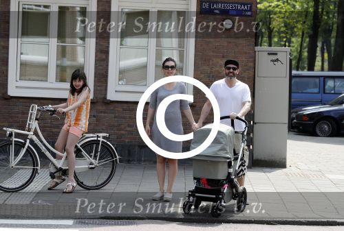 Amsterdam 28 mei 2016
Horace Cohen aan het wandelen met zijn vrouw en dochter.