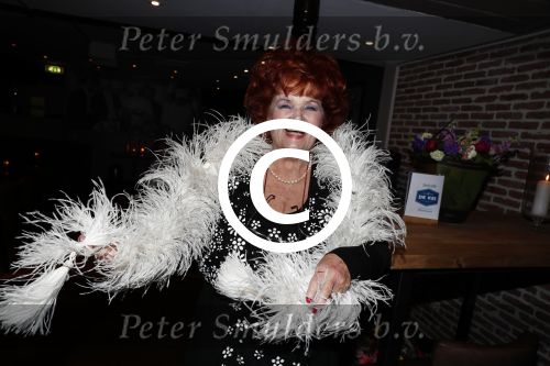 Hilversum 25 mei 2016
Feest Imca Marina vanwege 60 jarig artiesten jubileum en haar 75e verjaardag in de kei.