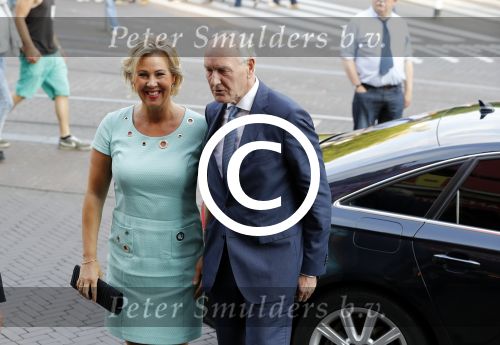 Amsterdam 4 juni 2016
Koning Willem Alexander en koningin Maxima bezoeken stadsschouwburg. Johan Remkes met partner
