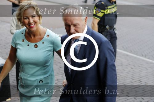 Amsterdam 4 juni 2016
Koning Willem Alexander en koningin Maxima bezoeken stadsschouwburg. Johan Remkes met partner