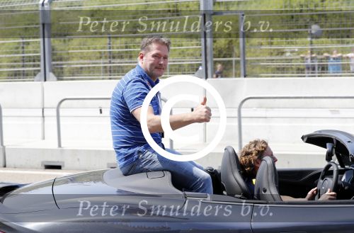 Zandvoort 4 juni 2016
Jumbo familie racedagen op Zandvoort met oa Max Verstappen en zijn Red Bull race auto.