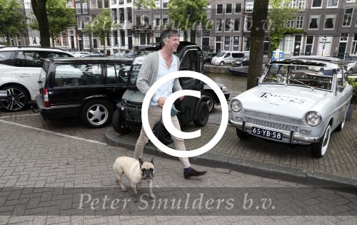 Amsterdam 2 juni 2016 
Terras special award van Talkiesgaat dit jaar naar Hotel the Dylan. Jos v Raak laat hond uit