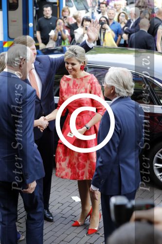 Amsterdam 4 juni 2016
Koning Willem Alexander en koningin Maxima bezoeken stadsschouwburg.