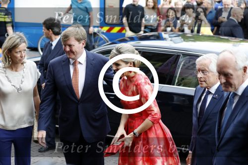 Amsterdam 4 juni 2016
Koning Willem Alexander en koningin Maxima bezoeken stadsschouwburg.