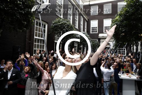 Amsterdam 2 juni 2016 
Terras special award van Talkiesgaat dit jaar naar Hotel the Dylan. Nance Coolen en Kristina Bozilovic