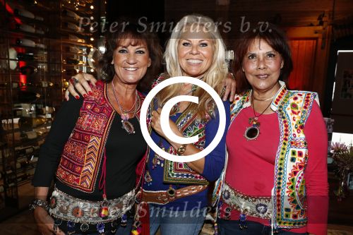 Amsterdam 26 mei 2016 
Boekpresentatie boek over ABBA in the Harbour Club . LUV ontvangt het boek uit handen van de schrijver Stany v Wymeersch