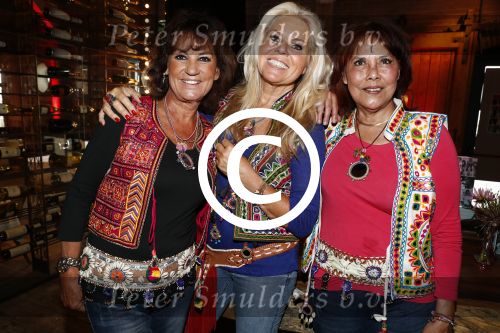Amsterdam 26 mei 2016 
Boekpresentatie boek over ABBA in the Harbour Club . LUV ontvangt het boek uit handen van de schrijver Stany v Wymeersch