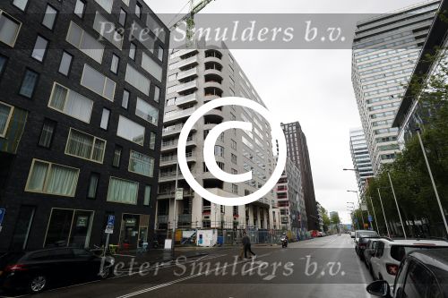 Amsterdam 23 mei 2016
In dit appartementen complex heeft Martin Garrix 3 appartementen gekocht om er 1 groot penthouse van te maklen. . Het gebouw op de zuidas heet intermezzo