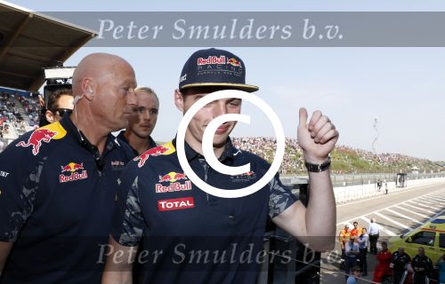 Zandvoort 4 juni 2016
Jumbo familie racedagen op Zandvoort met oa Max Verstappen en zijn Red Bull race auto.