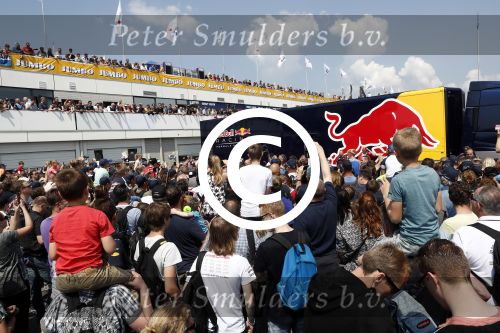 Zandvoort 4 juni 2016
Jumbo familie racedagen op Zandvoort met oa Max Verstappen en zijn Red Bull race auto.