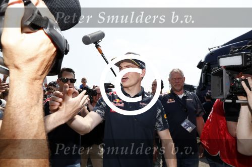 Zandvoort 4 juni 2016
Jumbo familie racedagen op Zandvoort met oa Max Verstappen en zijn Red Bull race auto.